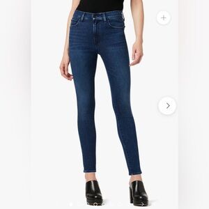Joe’s Jeans high-rise Charlie skinny jeans in excellent condition!